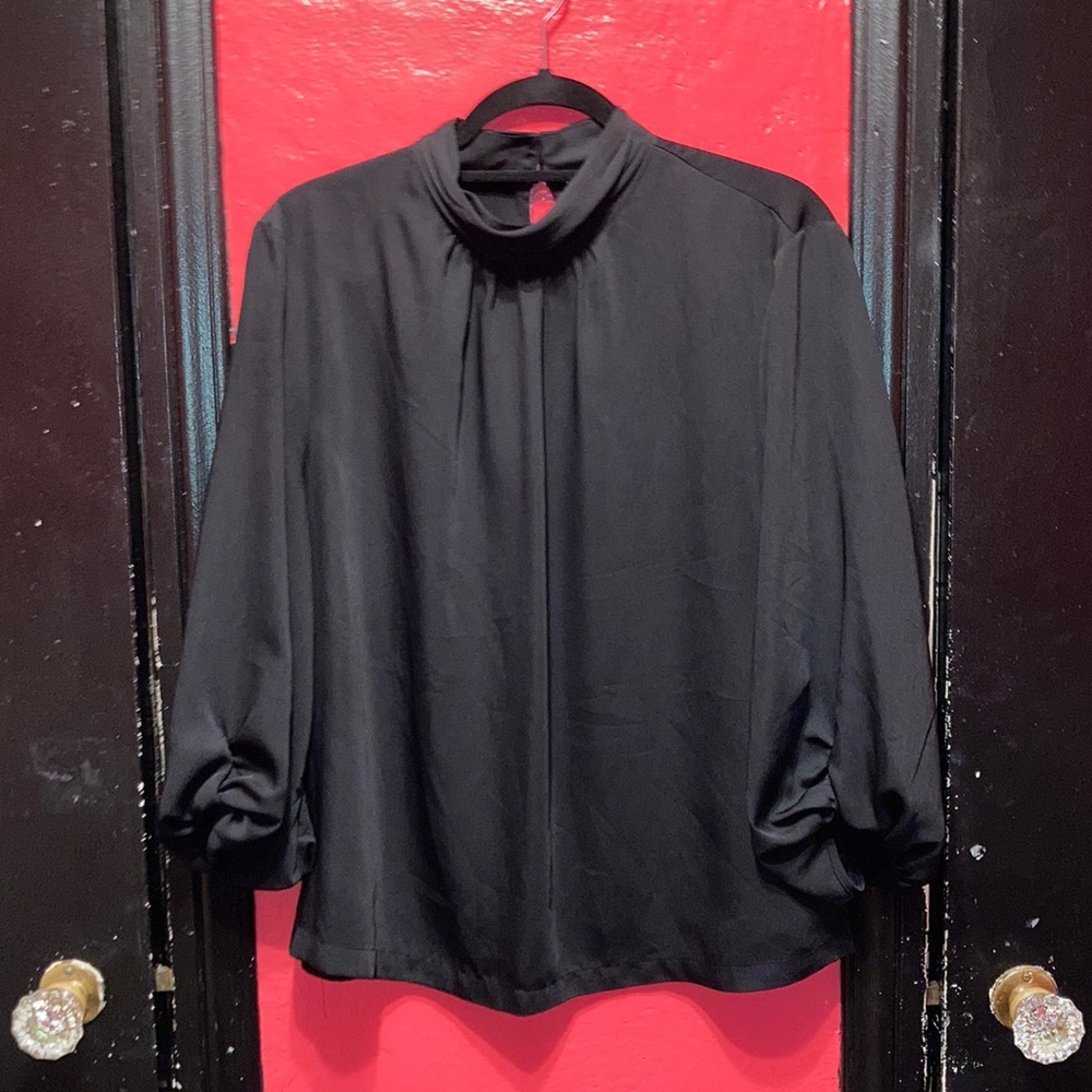 Flowy Black blouse